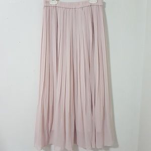 Uniqlo small pink pleated maxi skirt